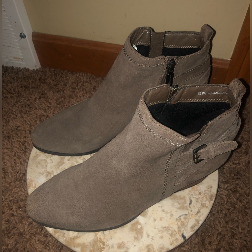 Blondo Ankle Boots Size 10 comfortable boots - Picture 2 of 16